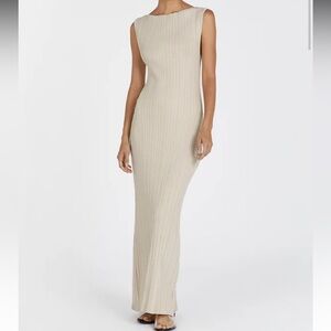 Elegant Cream Sleeveless Dress